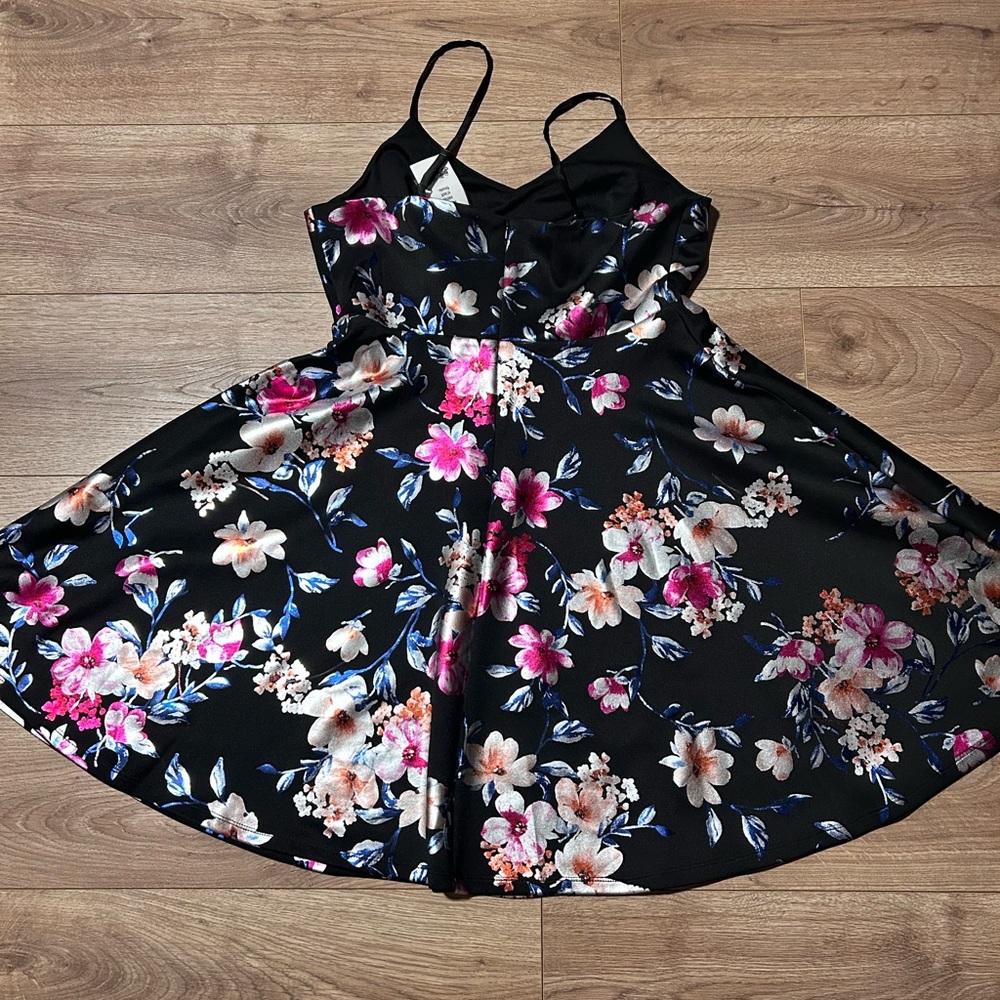 Floral Black Dress Ricki’s size M - Picture 3 of 10